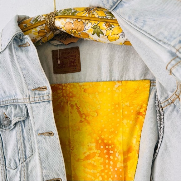 Custom Made Levi’s Recycled Rainbow PRIDE Upcycled Button Jacket Medium - Picture 16 of 16